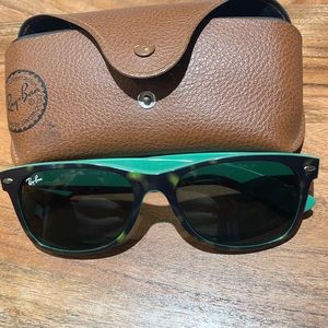 Wayfarer Ray Bans green black